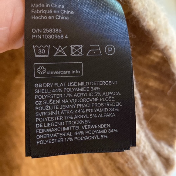 H&M sweater - Picture 7 of 7